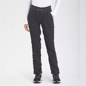The North Face aphrodite hiking pants - sooo flattering!!